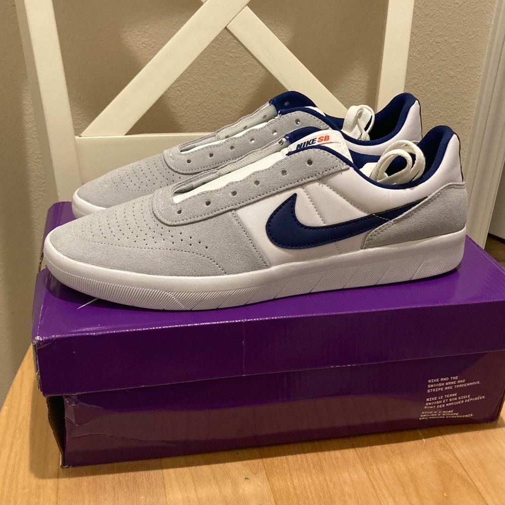 Men’s Nike Sb Team Classic Size 12 NIB Deadstock
